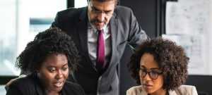 How-important-is-it-for-a-designer's-manager-to-be-on-the-same-product-team